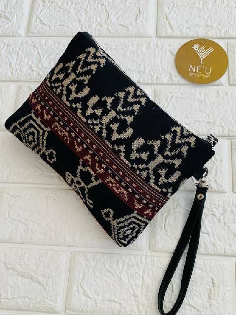 Pouch Tenun Tradisional